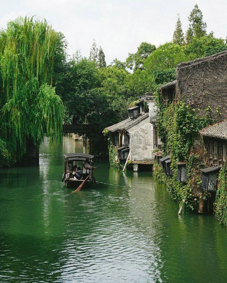 Whispers of Suzhou: The Heritage, Patience, and Poetry of Silk Embroidery