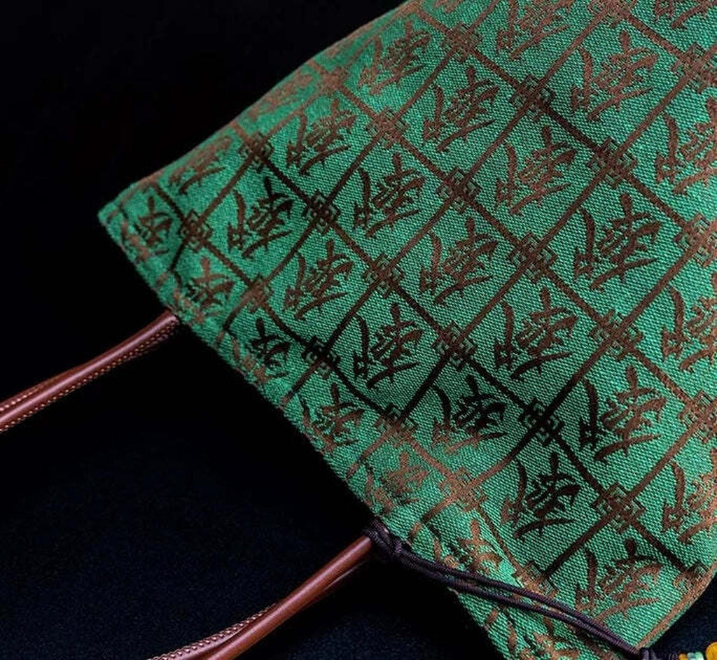 [embroidery_art] [craftmanship_exclusive_unique_luxury_product] [home_decor][handbag][Needle_talks_art][gift_option][skil_pro