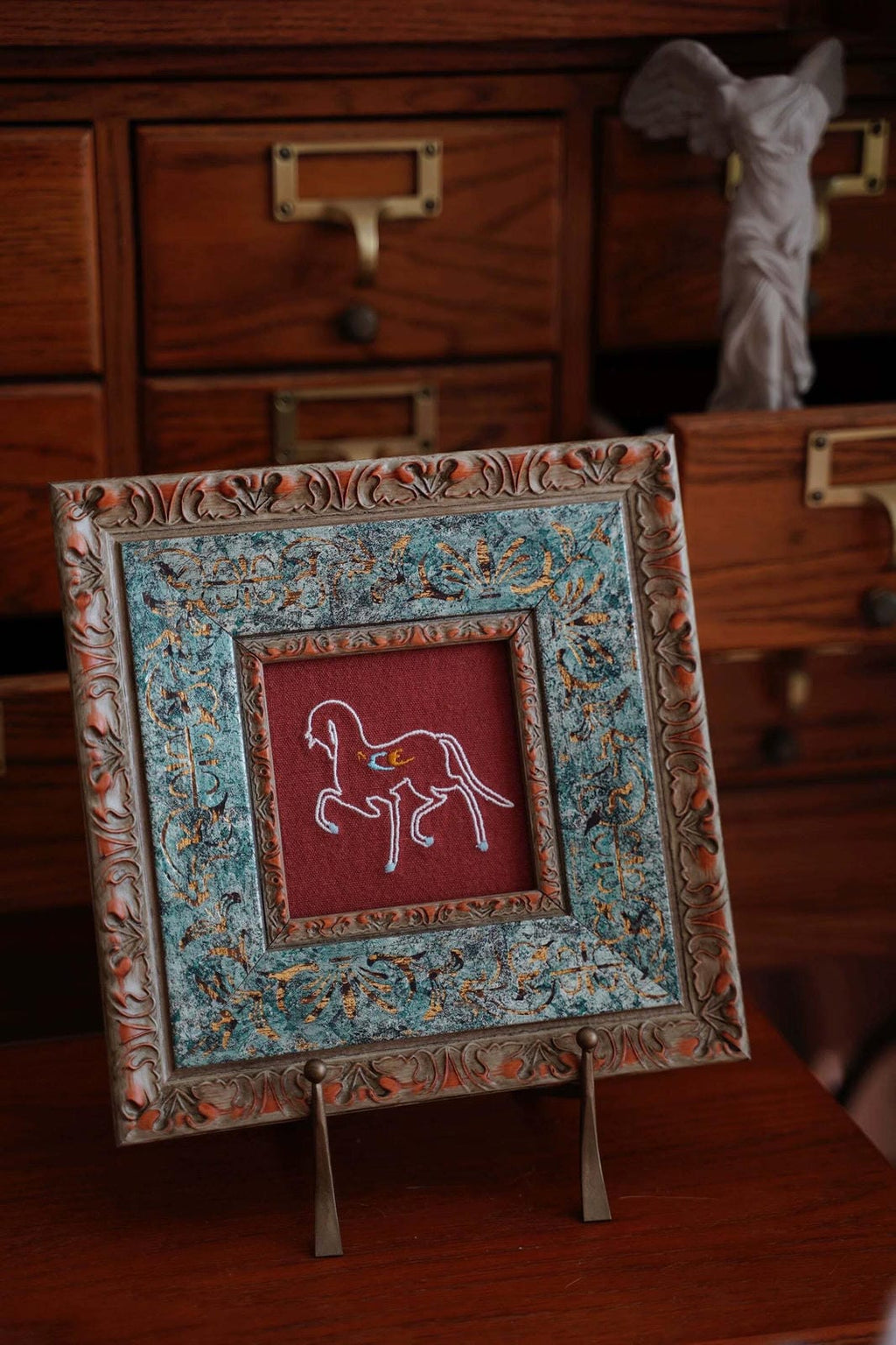 [embroidery_art] [craftmanship_exclusive_unique_luxury_product] [home_decor][handbag][Needle_talks_art][gift_option][skil_pro